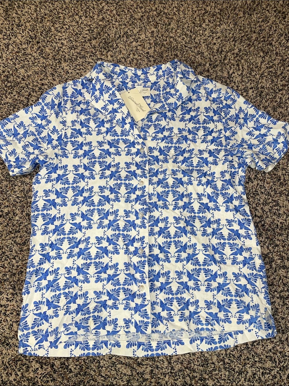 Universal Thread White & Blue Floral Short Sleeve Button-Up Blouse